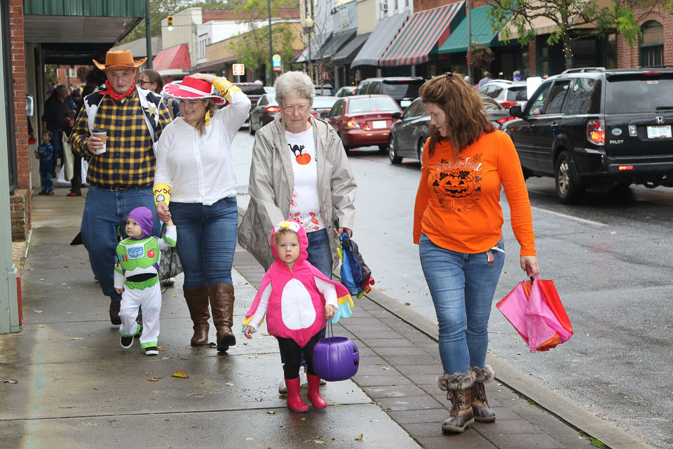 Halloween Trick or Treat Downtown Morganton 2019-9507.JPG